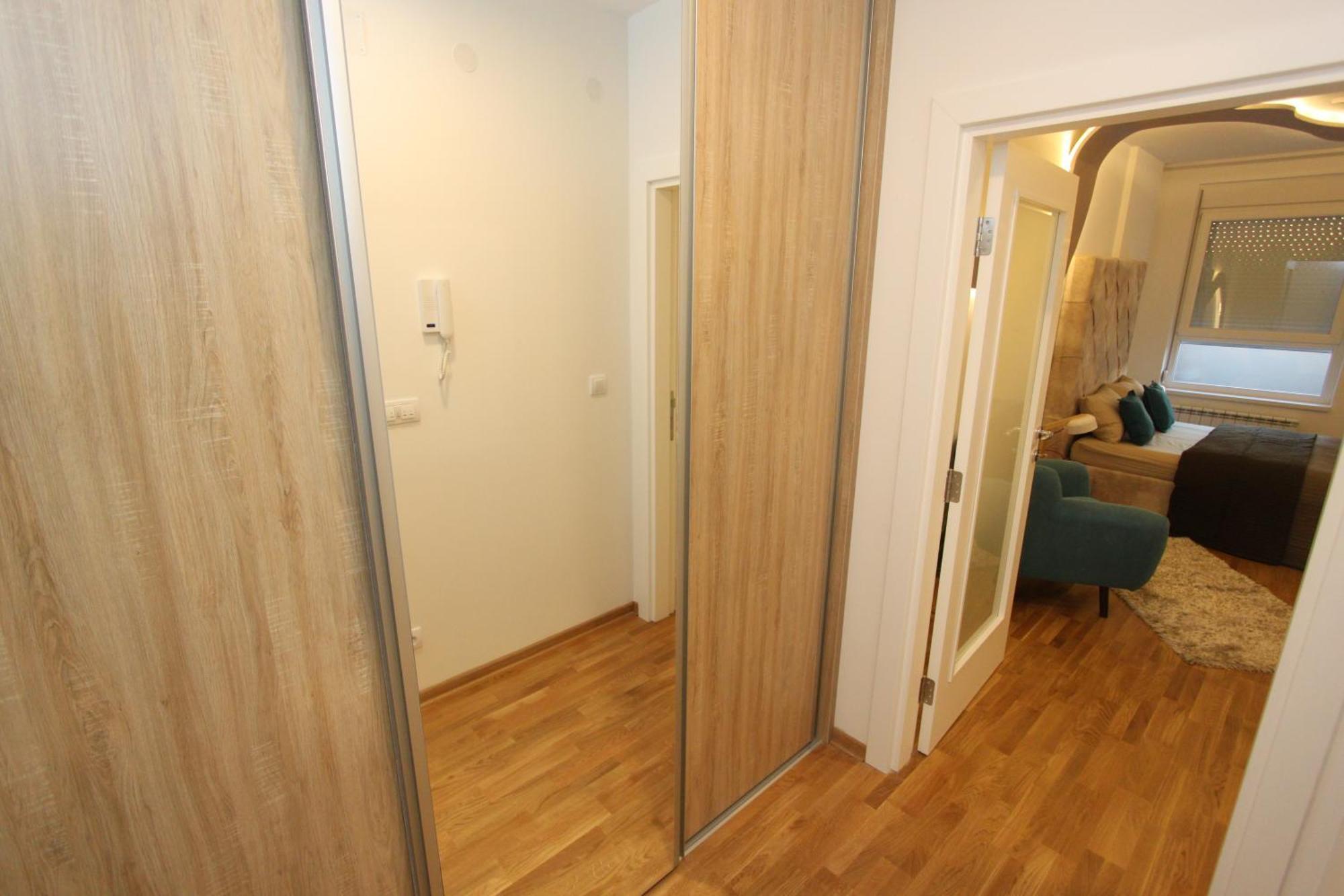 Riviera New Belgrade Apartment, Parking 5 Eur Per Day Kültér fotó